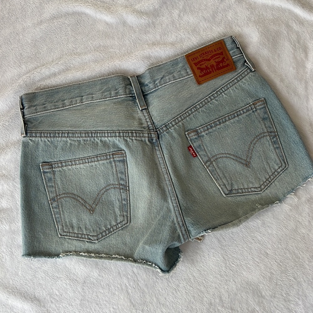 Cut Off Light Blue Denim Jeans Shorts by Levi Size 25 mid Rise Button Fly Cotton